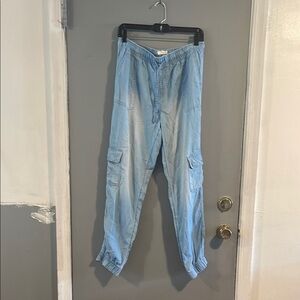 C and C California chambray cargo‎ joggers size M